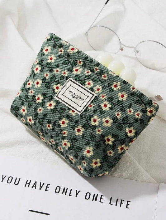Little Marguerite Pouch