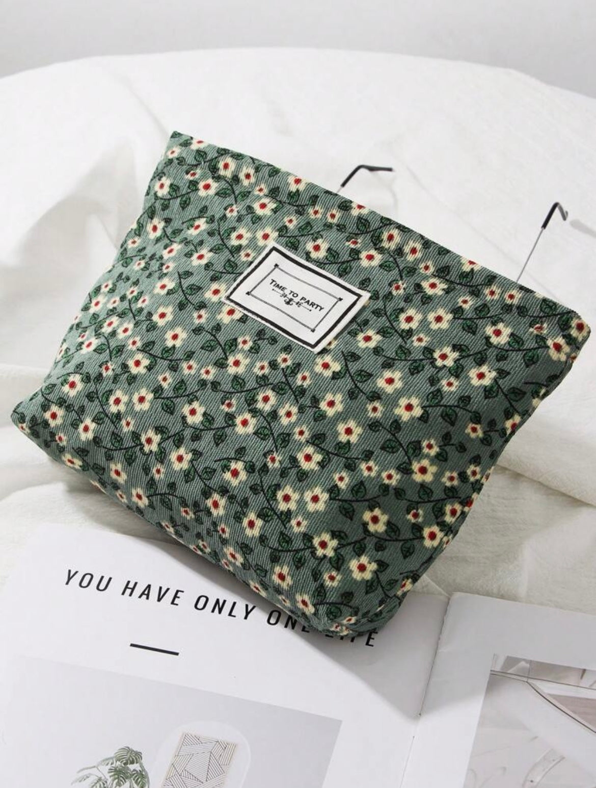 Little Marguerite Pouch